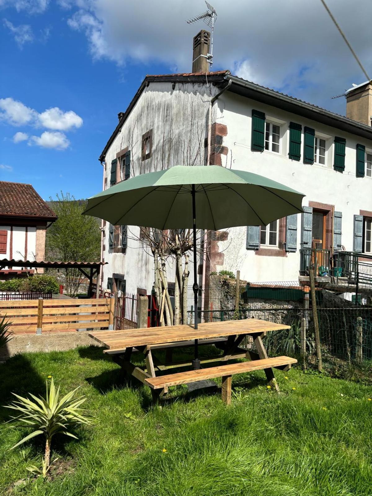 Maison Au Coeur De La Rue Pietonne แซงต์-ฌอง-ปี-เดอ-ปอร์ ภายนอก รูปภาพ